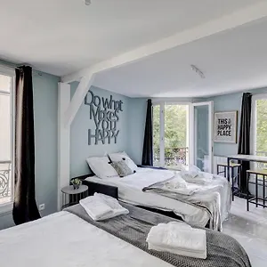 146 Philippe, Large Studio, Center Paris