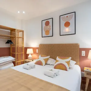 New - Designer Flat For 4 Pp Paris